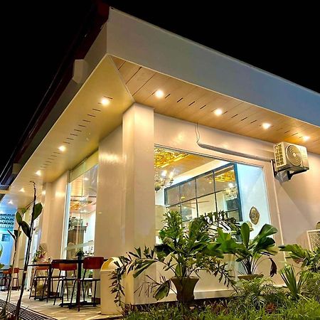 E&R Airport Hotel Dumaguete City Exterior photo